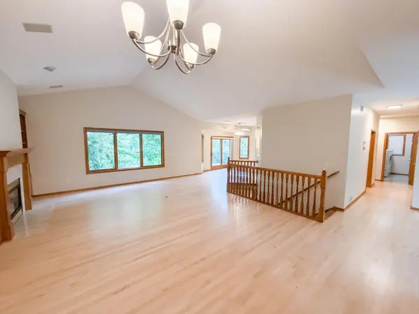 3264 Richmond Alcove, Woodbury, MN 55129