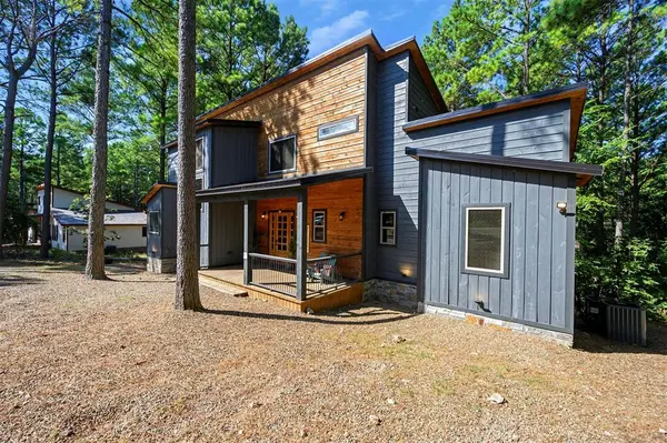 2093 Pine Hills RD, Broken Bow, OK 74728