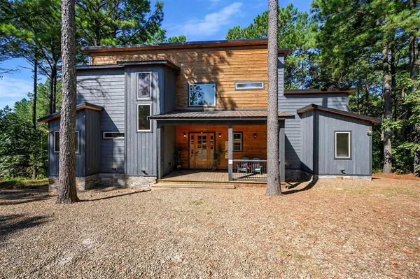 2093 Pine Hills RD, Broken Bow, OK 74728