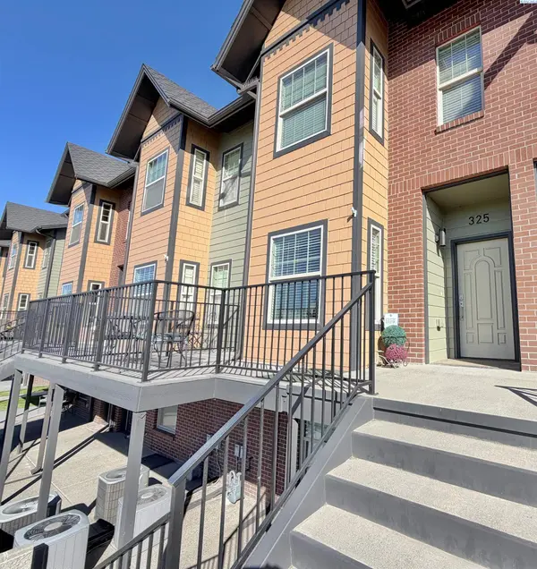 325 Columbia Point Dr, Richland, WA 99352