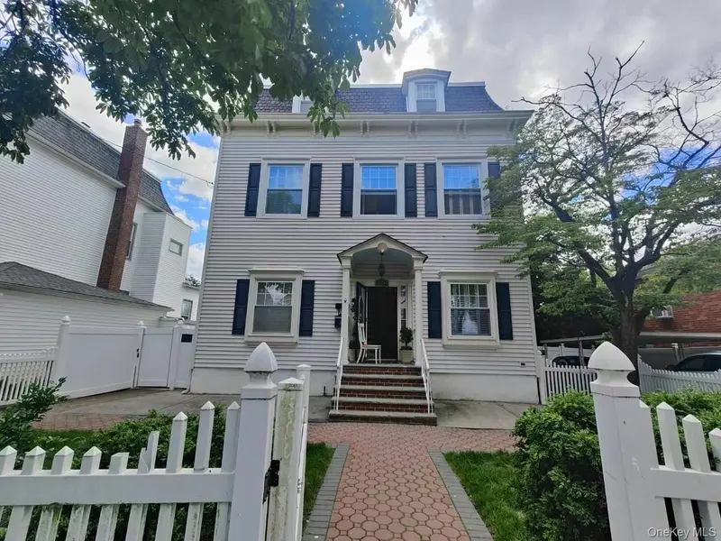 324 150th ST, Whitestone, NY 11357