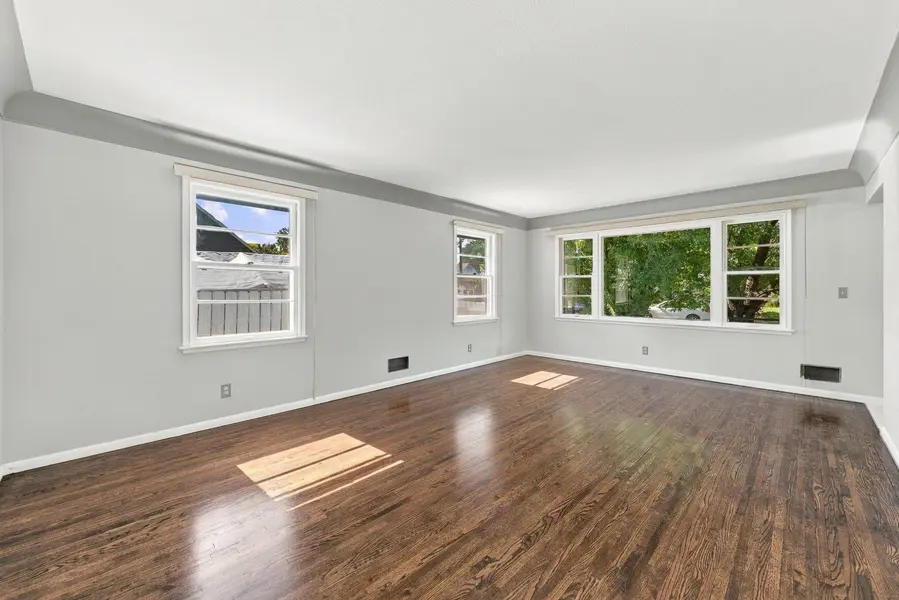 4950 Penn AVE N, Minneapolis, MN 55430