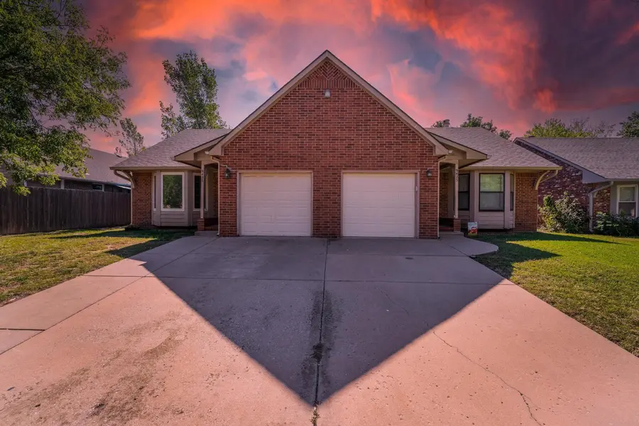 9425/9427 E Longlake, Wichita, KS 67207