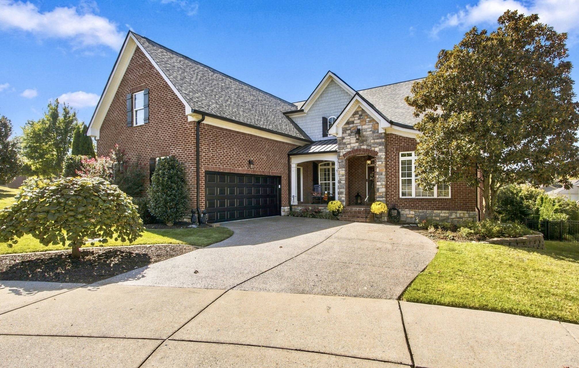 225 Molly Bright Ln, Franklin, TN 37064