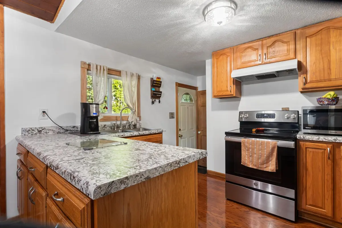 1326 Reaney AVE, Saint Paul, MN 55106