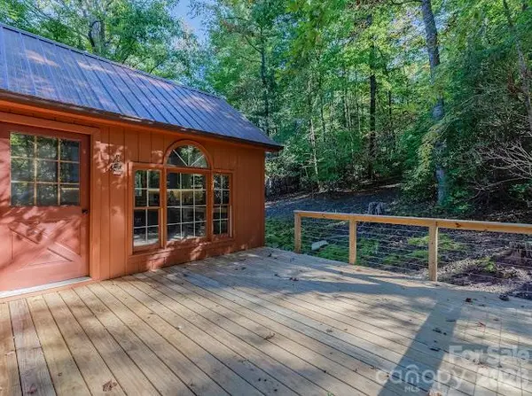 1454 Ohennesy LN, Lenoir, NC 28645