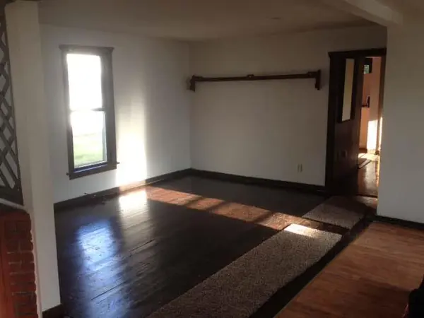 826 Ellinwood ST, Osage City, KS 66523