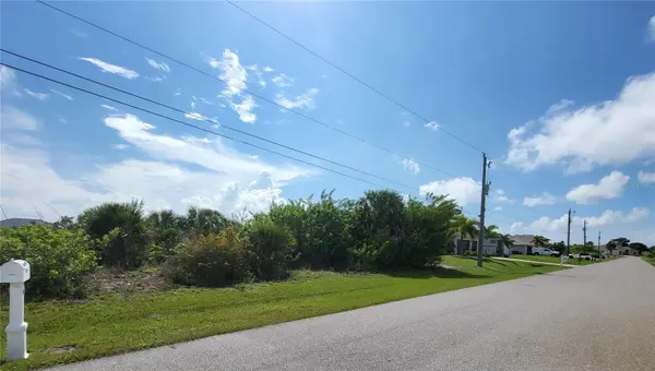 15762 APPLEWHITE CIR, Port Charlotte, FL 33981