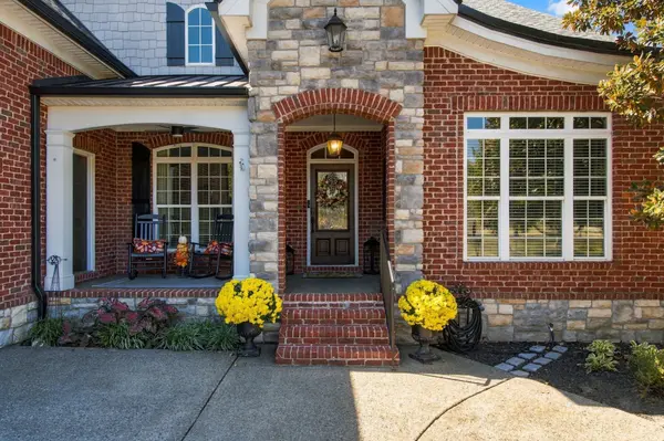 225 Molly Bright Ln, Franklin, TN 37064