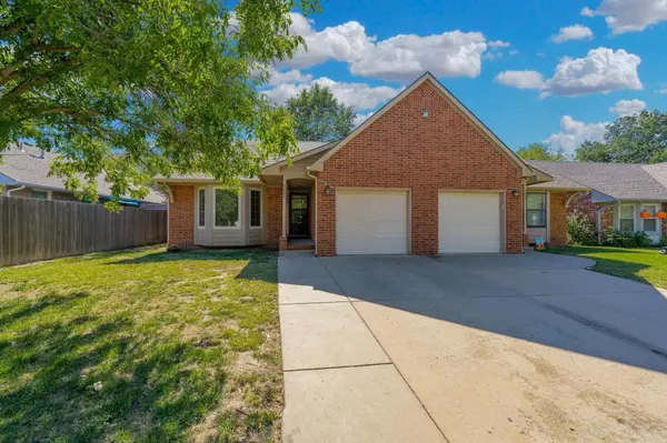 9425/9427 E Longlake, Wichita, KS 67207