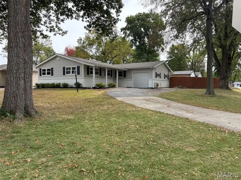 112 Kassing AVE, Fairview Heights, IL 62208
