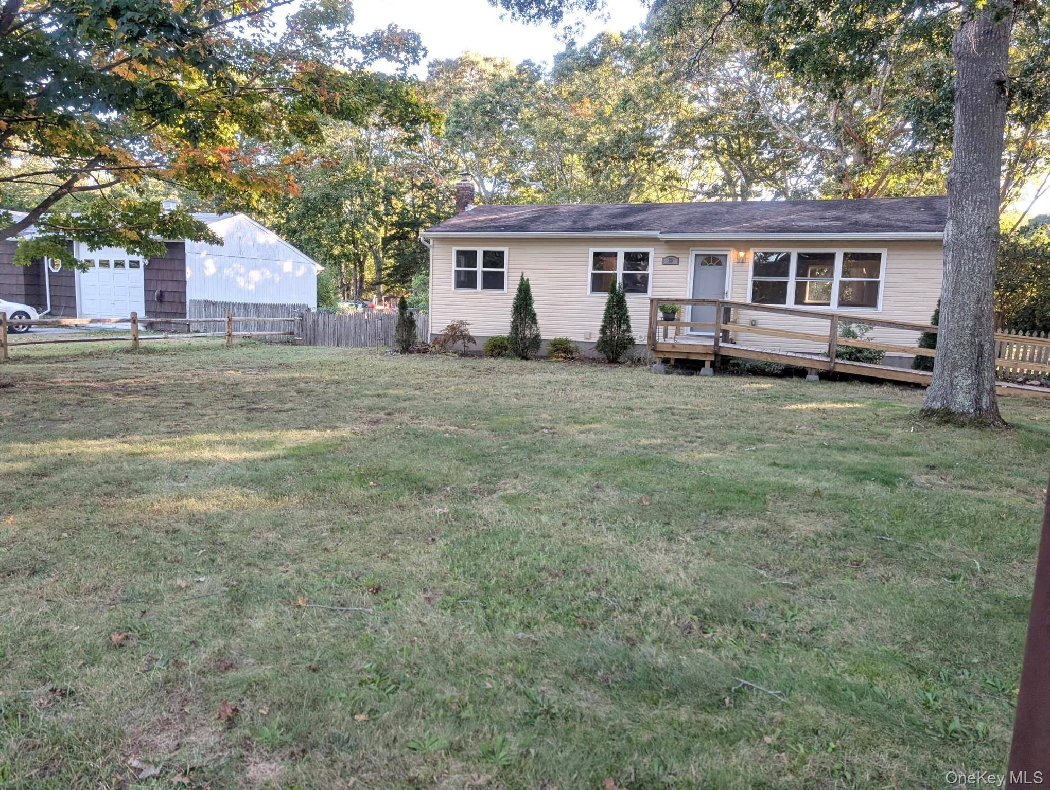 23 Howell PL, Speonk, NY 11972