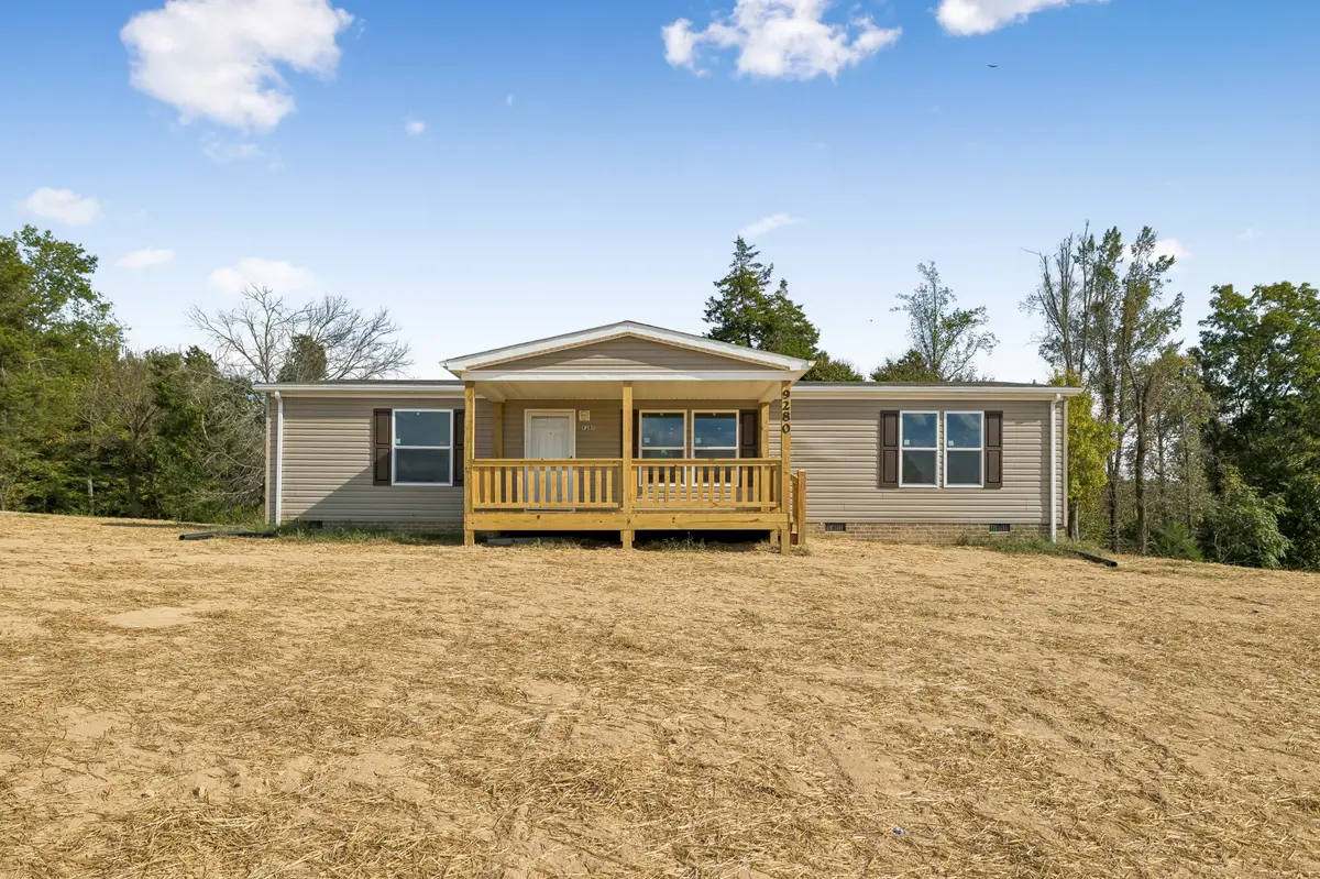 9280 Sunrise Rd, Red Boiling Springs, TN 37150