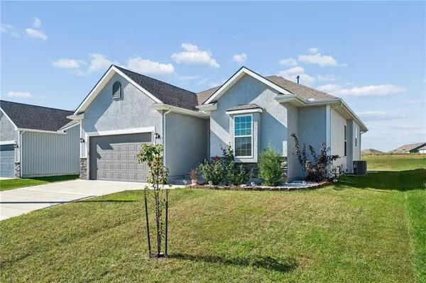 3725 NW Old Stagecoach RD, Kansas City, MO 64154