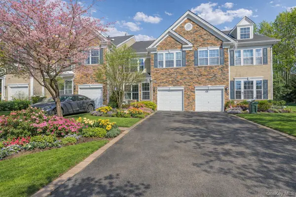 24 Barr LN, Monroe, NY 10950