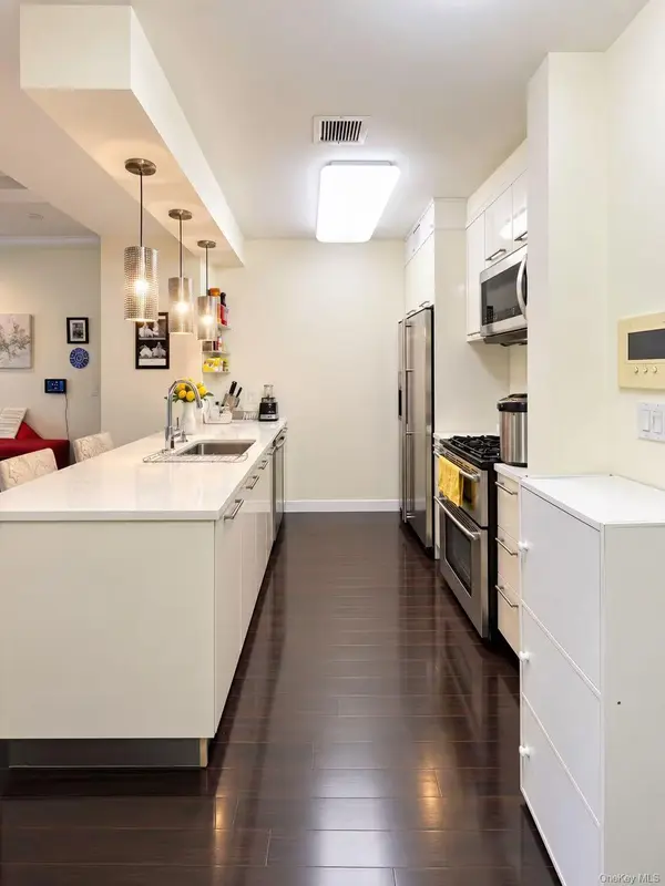 6405 Yellowstone BLVD #PH502, Forest Hills, NY 11375