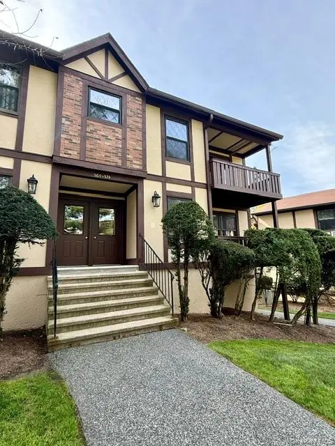 571 Sierra Vista LN, Valley Cottage, NY 10989