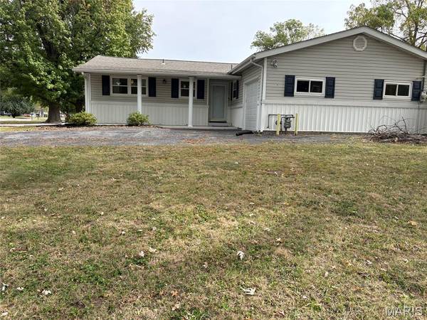 112 Kassing AVE, Fairview Heights, IL 62208