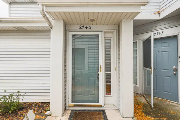 2745 Odlum DR, Schaumburg, IL 60194