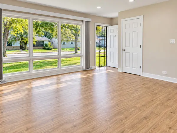 15408 Birch RD, Markham, IL 60428