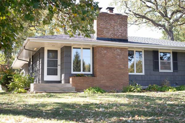 625 Rosswood LN, Wayzata, MN 55391
