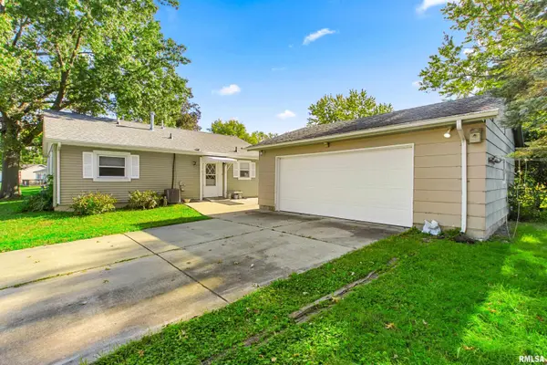 701 BESS ST, Washington, IL 61571