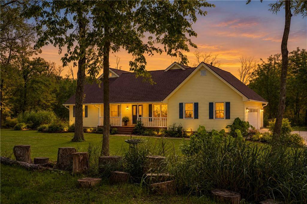 7955 NW Bridle Parc LN, Kansas City, MO 64152