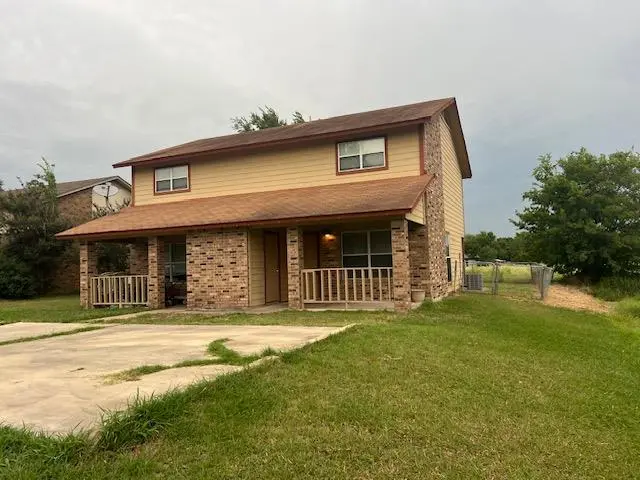 908 Guadalupe ST #B, Lockhart, TX 78644