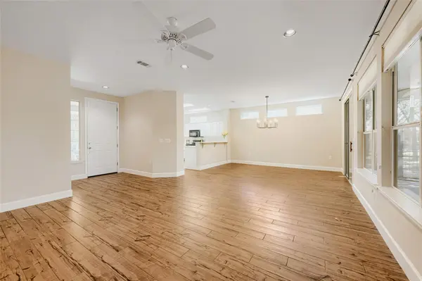 284 Whispering Wind DR, Georgetown, TX 78633