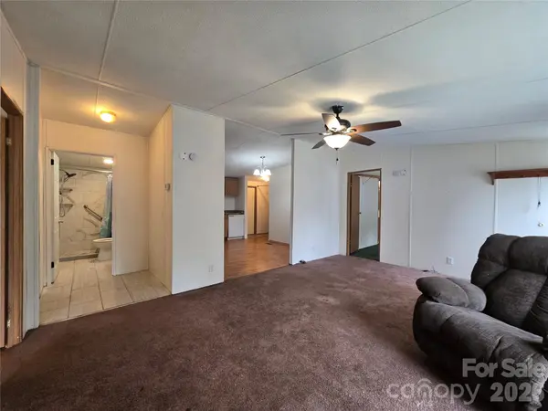 1127 McRee Heights CIR, Newton, NC 28658