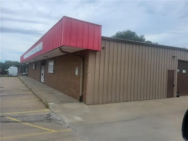 213 N Madison ST, Raymore, MO 64083
