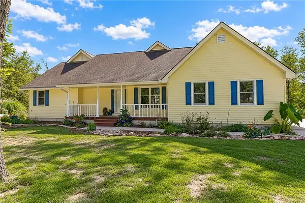 7955 NW Bridle Parc LN, Kansas City, MO 64152