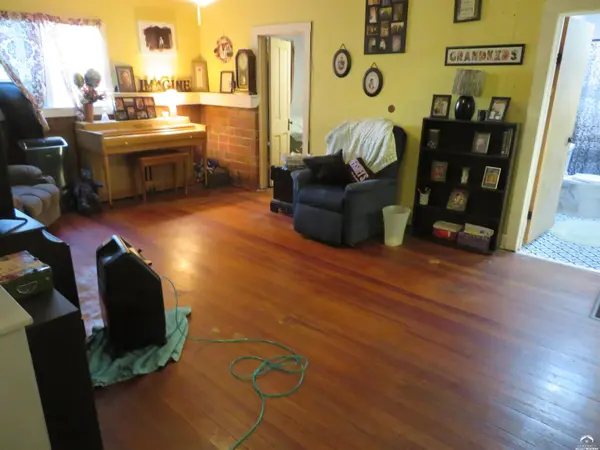 802 Union ST, Oskaloosa, KS 66066