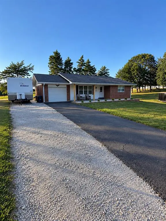 6847 Circle DR, Cedar Hill, MO 63016