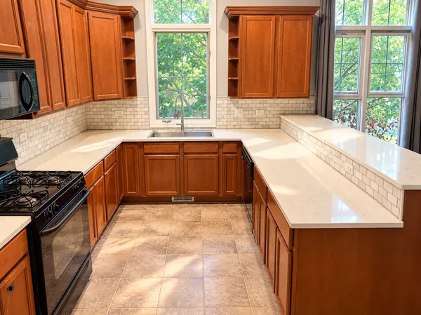 155 Festival CT, Elgin, IL 60120