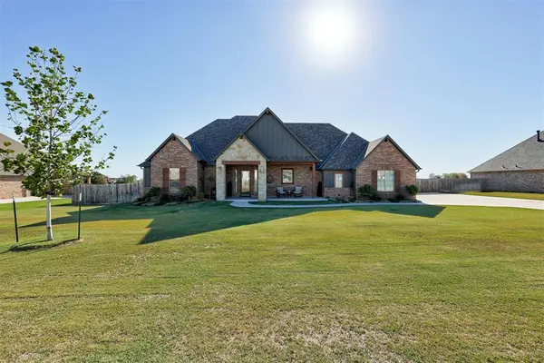 1236 Dorsi CT, Newcastle, OK 73065