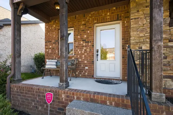 7632 Kemberton Dr #E, Nolensville, TN 37135