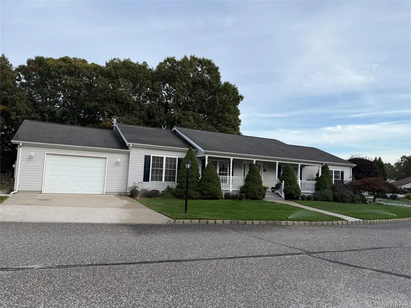 1407 Middle RD #271, Calverton, NY 11933