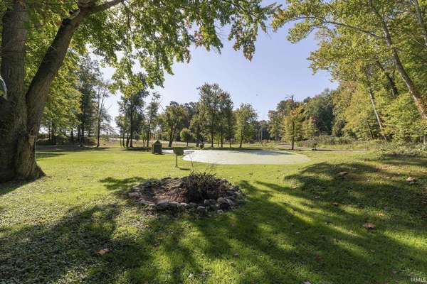 18565 County Road 2 ***, Bristol, IN 46507