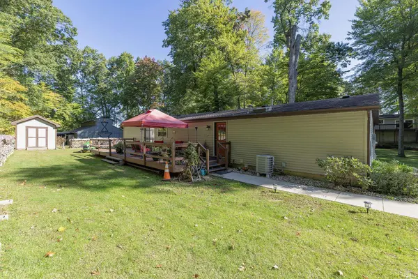 18565 County Road 2 ***, Bristol, IN 46507