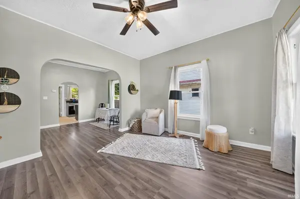 414 E Fairview AVE, South Bend, IN 46614