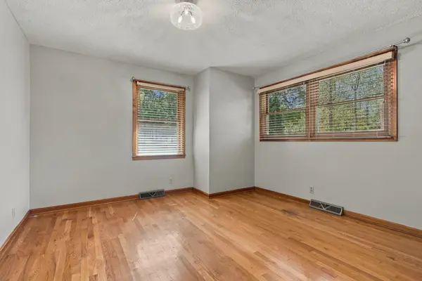105 Baker St, Burns, TN 37029