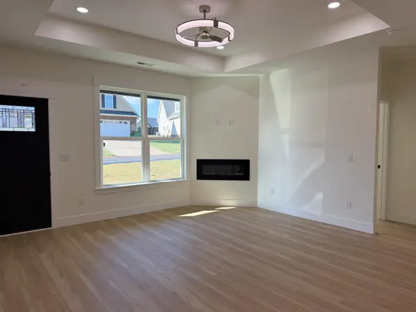 915 Thunder Gulch Dr, Boiling Springs, SC 29316