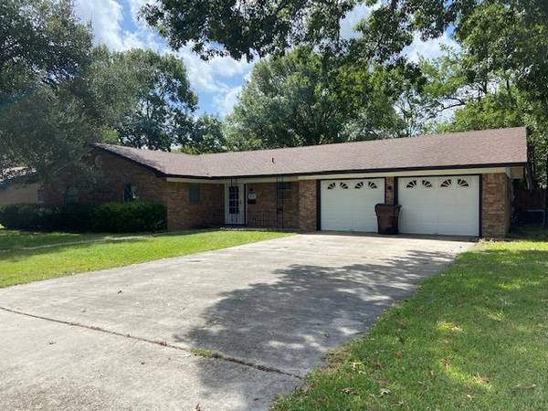 806 Merritt DR, Lockhart, TX 78644