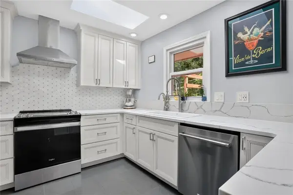 2400 W 103RD ST, Leawood, KS 66206