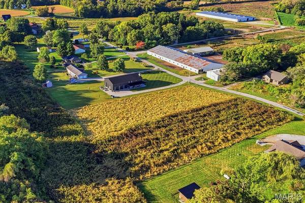 8754 Le Pere School RD, Millstadt, IL 62260