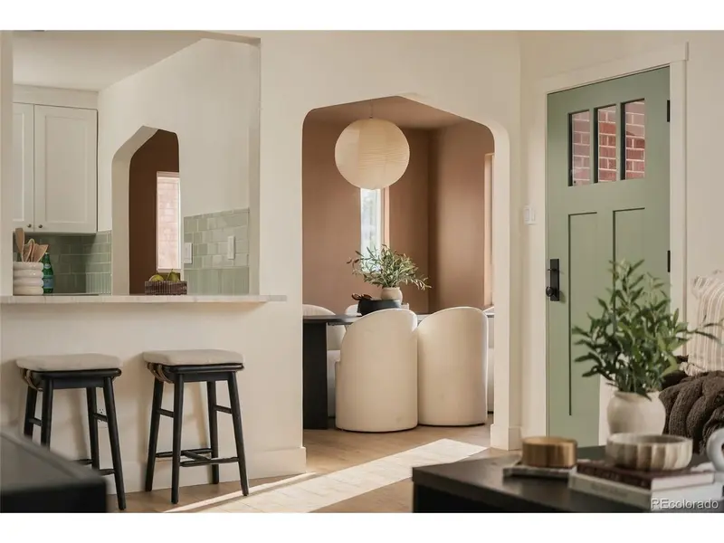 1610 Roslyn, Denver, CO 80220