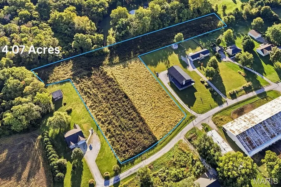 8754 Le Pere School RD, Millstadt, IL 62260