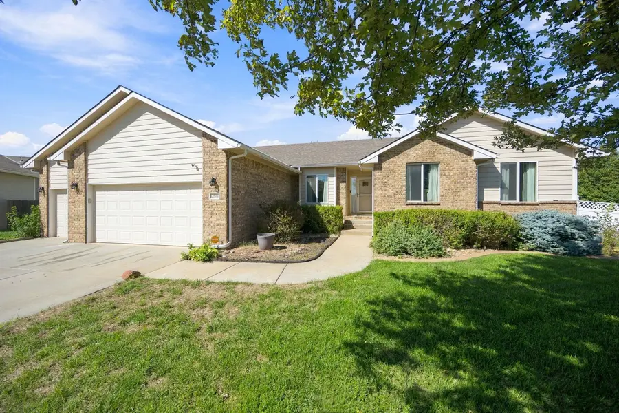 2549 E Saint Andrews Ct, Goddard, KS 67052