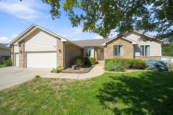 2549 E Saint Andrews Ct, Goddard, KS 67052
